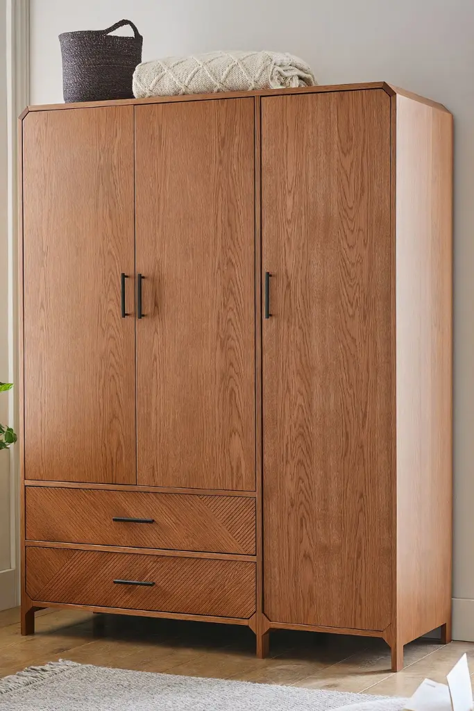 Very Simple Traditional Cupboard